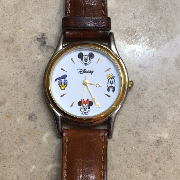 Ladies Mickey Mouse Watch - Picture 6 of 9